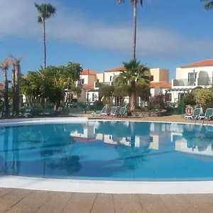 https://las-adelfas-tenerife.in-canary-islands.com