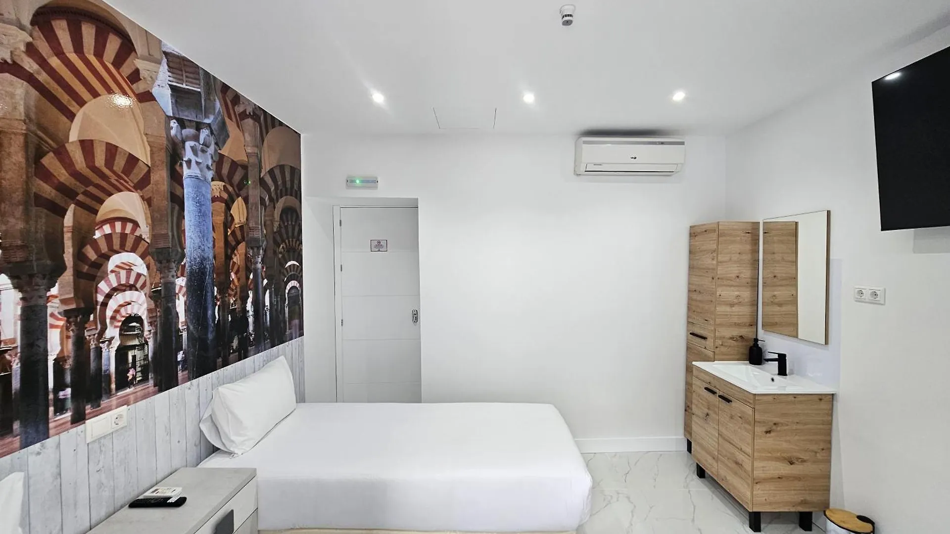 Nueva Pension Cibeles Cordoba 0*,